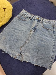 (Category: ) located in . Submitted by wardrobe_maniac__ (Listing ID 1013305955, Image 1). Description: .