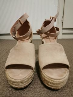 (Category: ) located in . Submitted by tabithay (Listing ID 1013188597, Image 1). Description: .