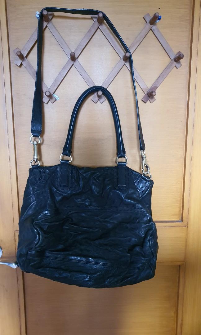 Givenchy Pandora Bag Large Black w/ Gold Hardware (Category: Luxury Bags & Wallets) located in Manila. Submitted by denpaz (Listing ID 1013146051, Image 3). Description: Authentic Givenchy Pandora Large Bag -Black with gold hardware -comes with dustbag RFS: decluttering Guaranteed Authentic or money back..
