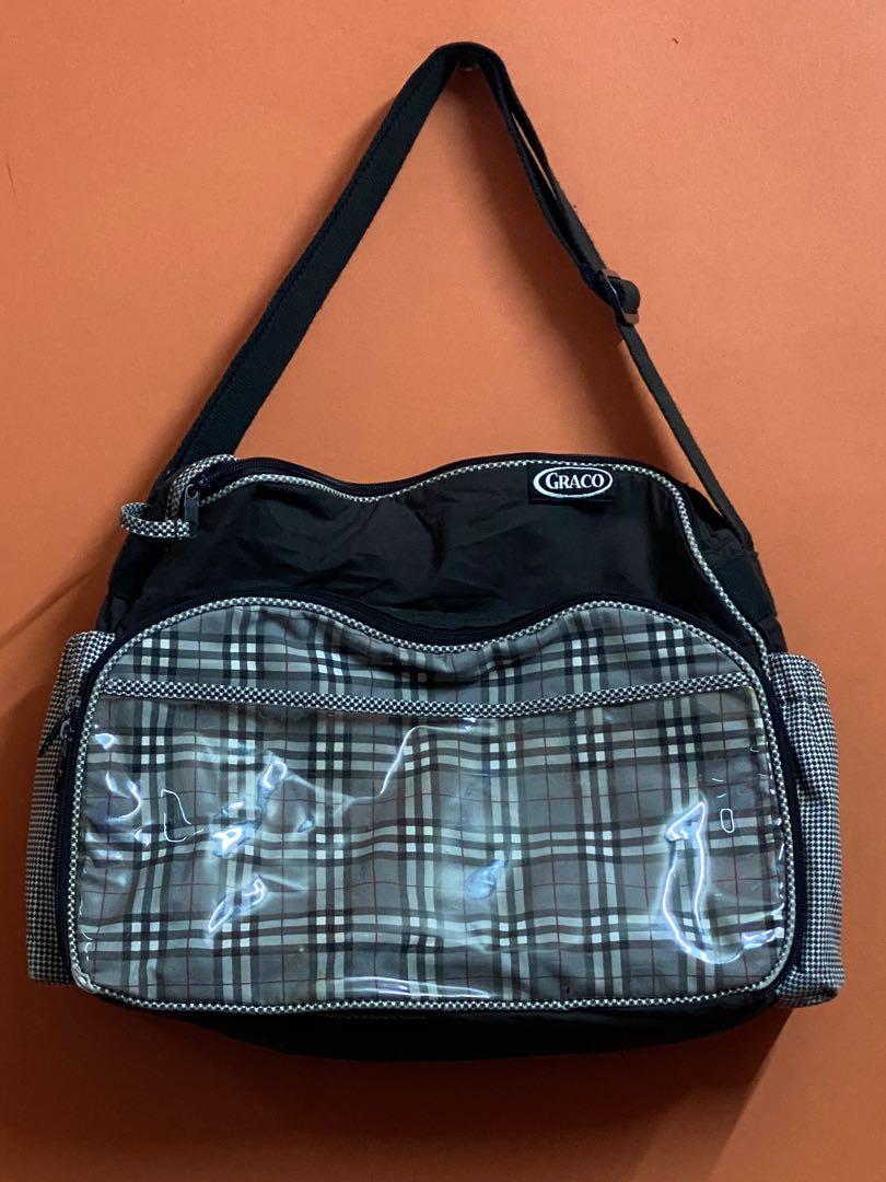 Graco Classoc Diaper Bag (Category: Diaper Bags & Wetbags) located in Valenzuela. Submitted by edpablo123 (Listing ID 1013323092, Image 1). Description: Graco Classoc Diaper Bag - Spacious interior to carry all your baby-care essentials. - All zipper working smoothly Note: Small scratch at the tip of the bottom part (as highlighted and shown in the pictures).