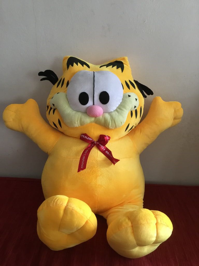 Huge hot sale garfield plush