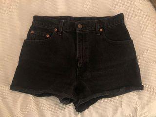Levi’s high waisted shorts size small