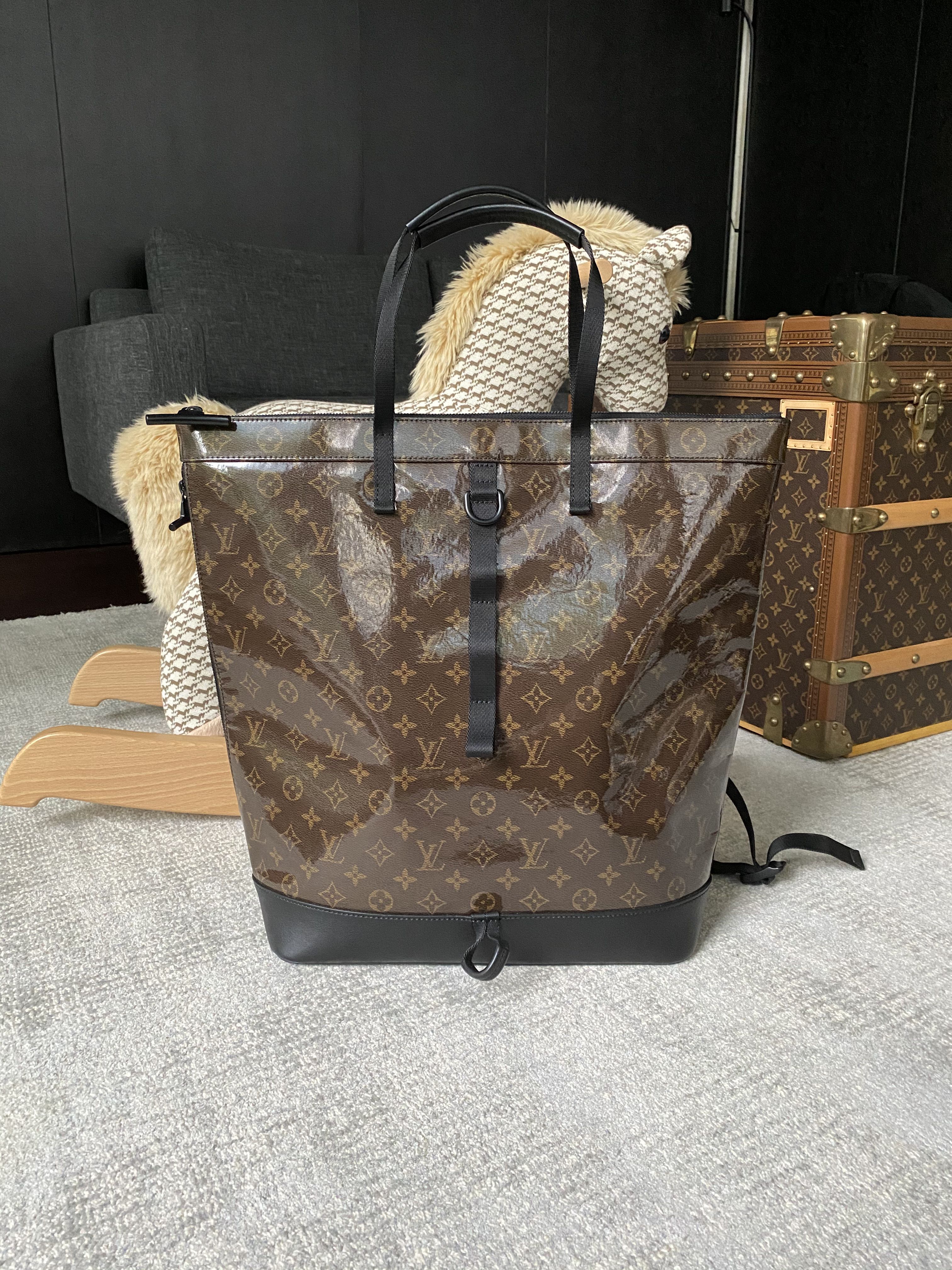 louis vuitton tote backpack