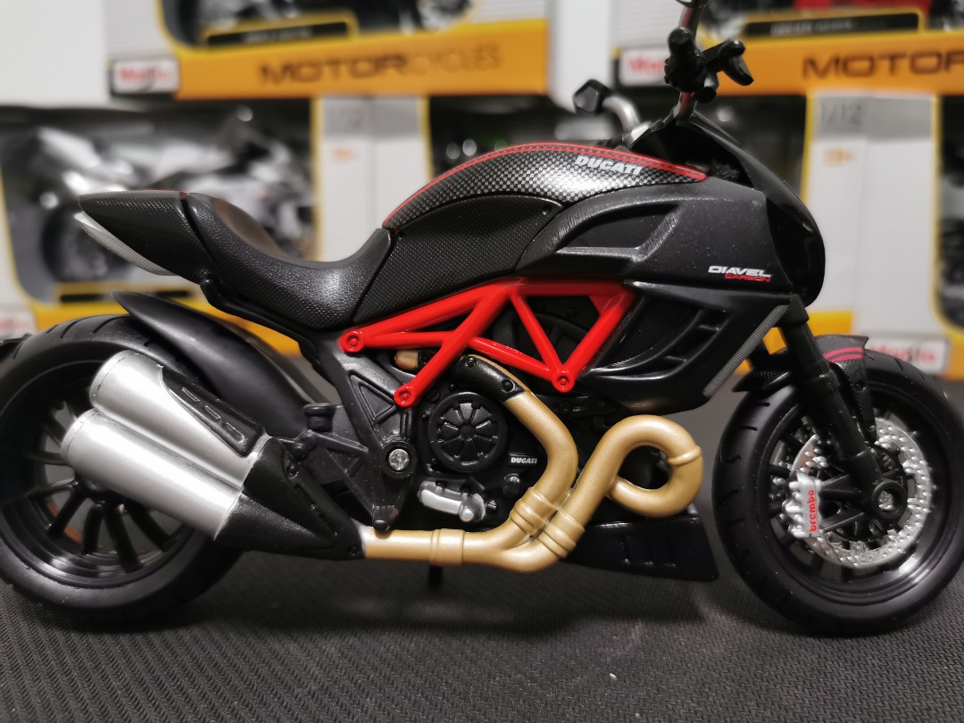 maisto ducati diavel carbon