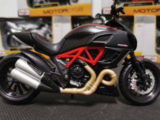Maisto Ducati Diavel Carbon