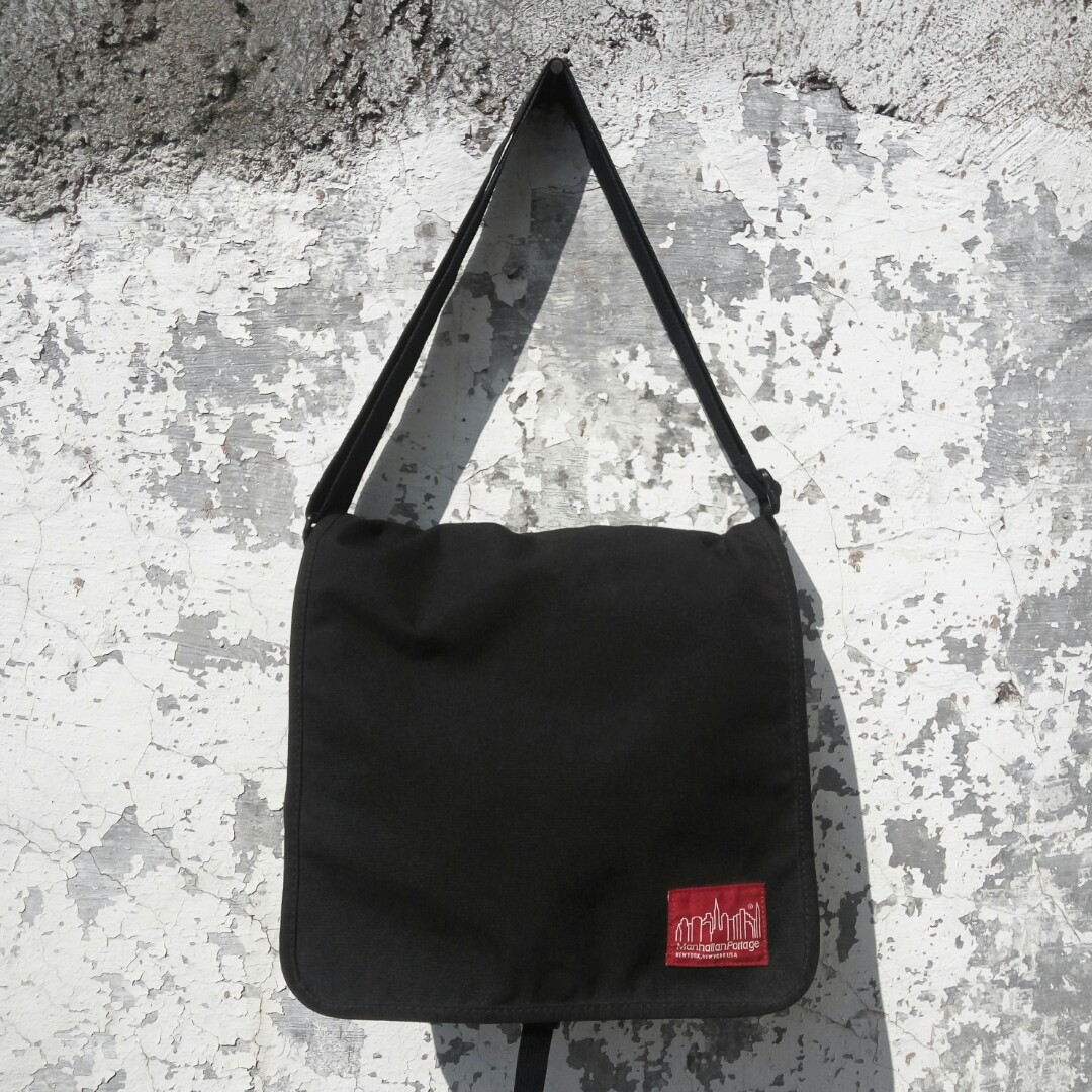 Manhattan portage black label