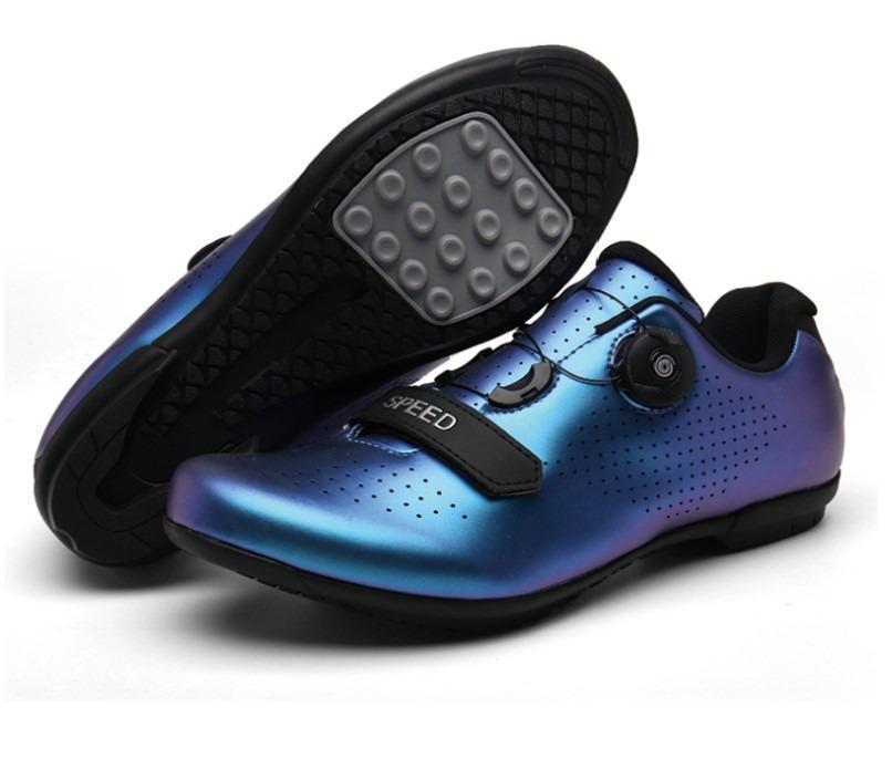 racing bike shoes and pedals