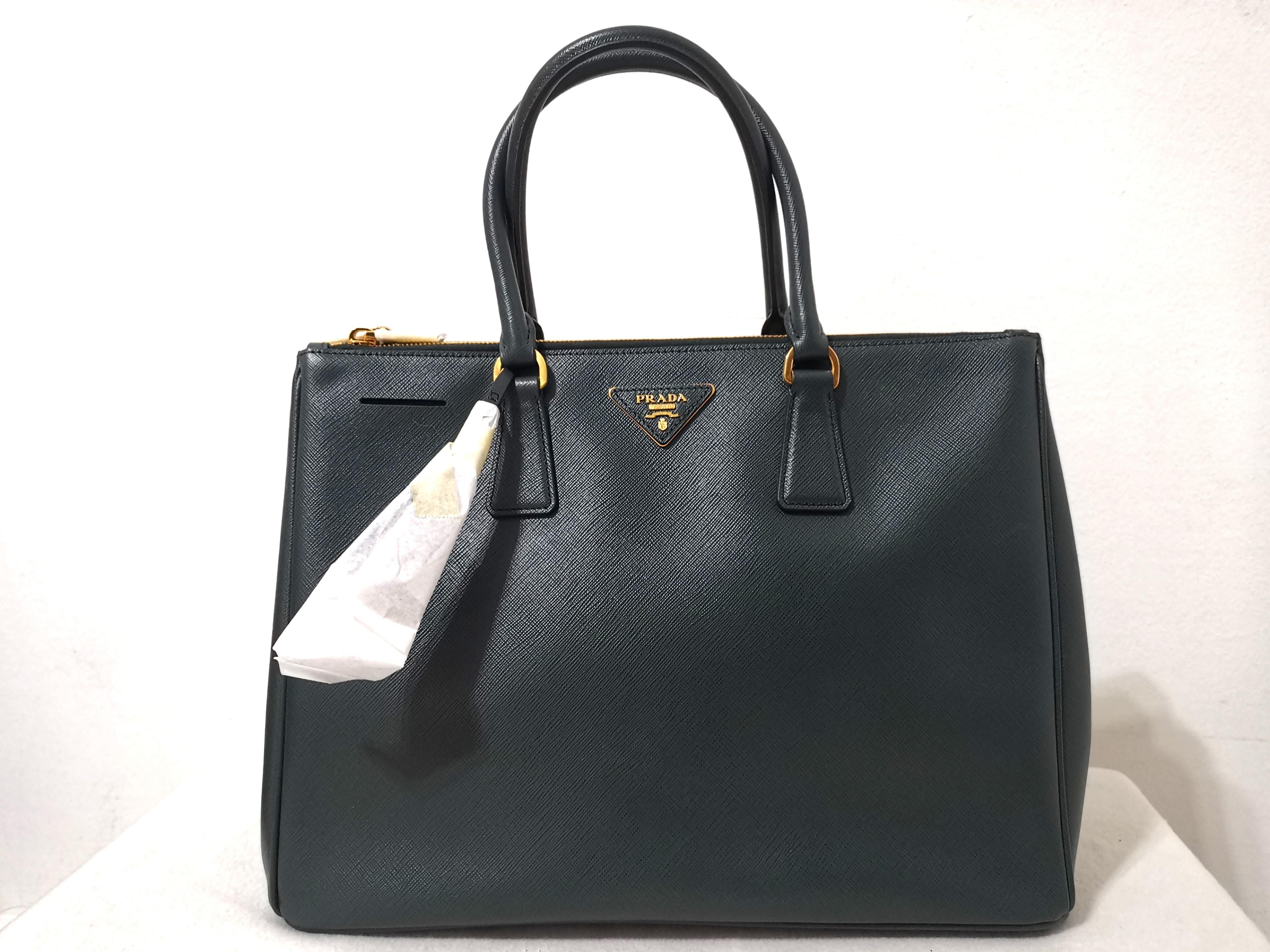 prada saffiano classic tote