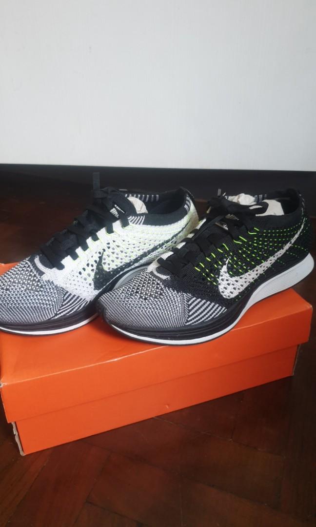 nike flyknit racer black white size 6