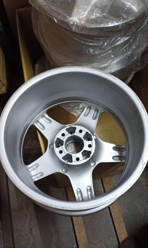 Original AMG 17” rims, Auto Accessories on Carousell