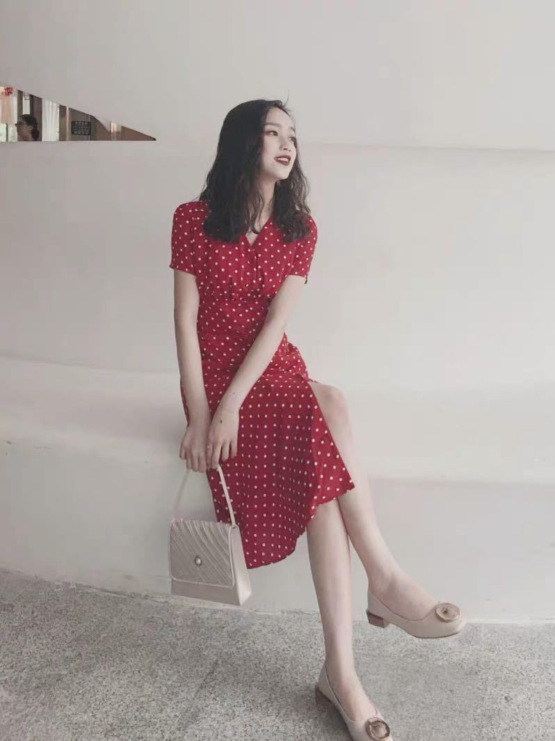 Red polka dot midi dress hotsell