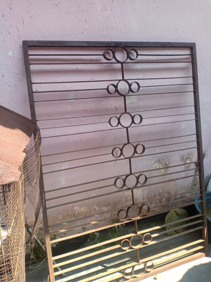 Teralis besi, Barang Yang Dicari di Carousell