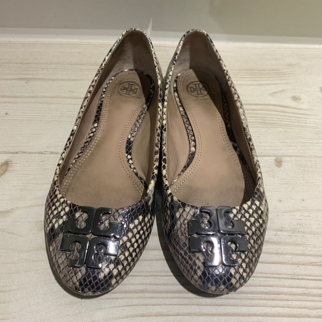 Tory Burch snakeskin flats Women s Fashion Footwear Flats on Carousell