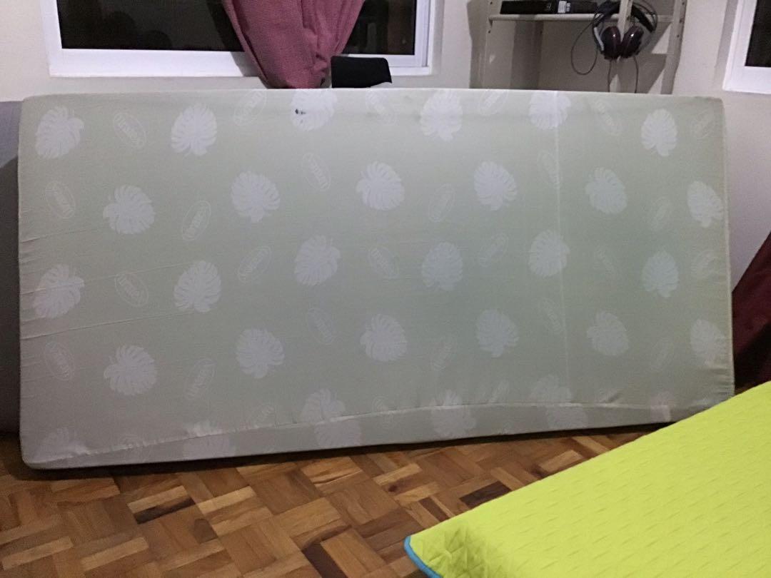 URATEX FOAM-36x75in (Category: Bed Frames & Mattresses) located in Manila. Submitted by selectedfew (Listing ID 1013294747, Image 1). Description: Move Out SALE! Single Like New 36x75x4 inches thick Orig Uratex Foam .