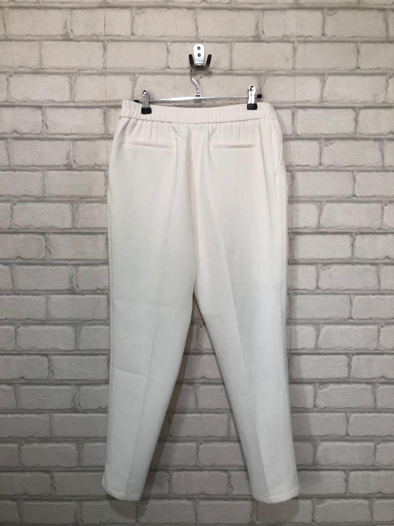 white relaxed pants
