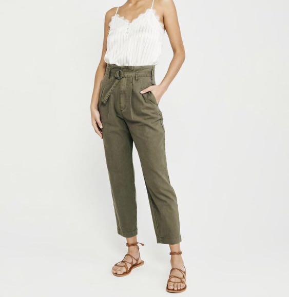Abercrombie belted tapered pants khaki green