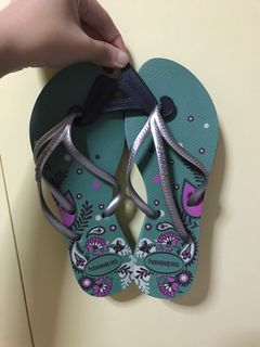 havaianas uptown mall
