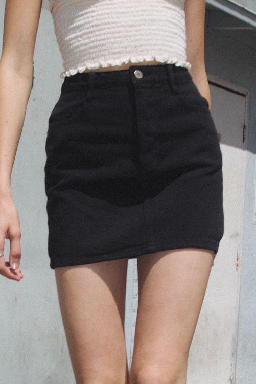 Brandy Melville Margret Black Denim Skirt