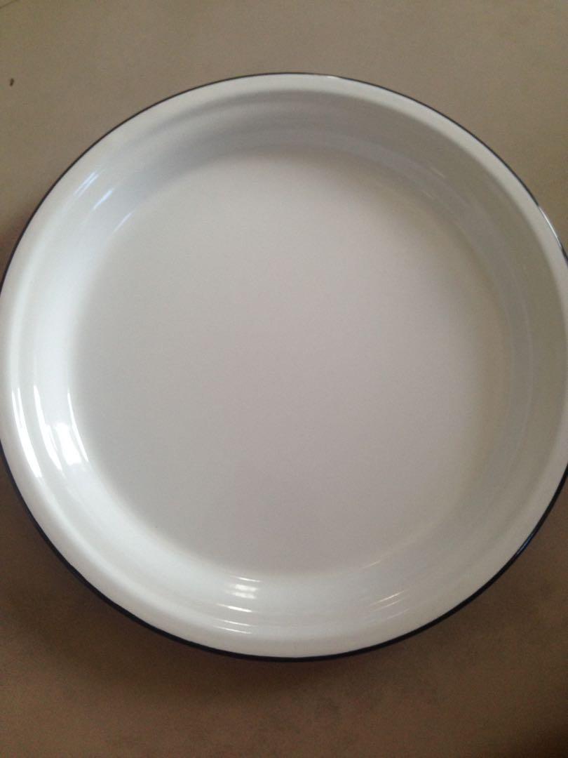 Crate & Barrel Circle Platter (Category: Other Kitchenware & Tableware) located in Makati City. Submitted by janille (Listing ID 1013401410, Image 1). Description: Brand New Size: 12" inches diameter *Does not include decorative balls, for display only.