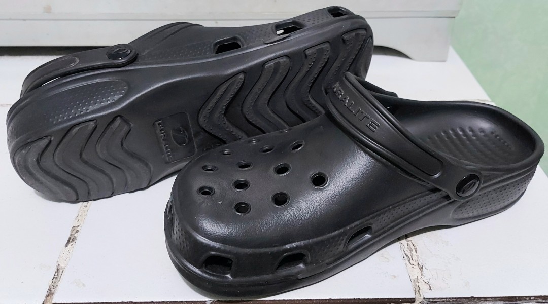 Duralite Crocs-style clogs, Men's Fashion, Footwear, Slippers & Slides ...