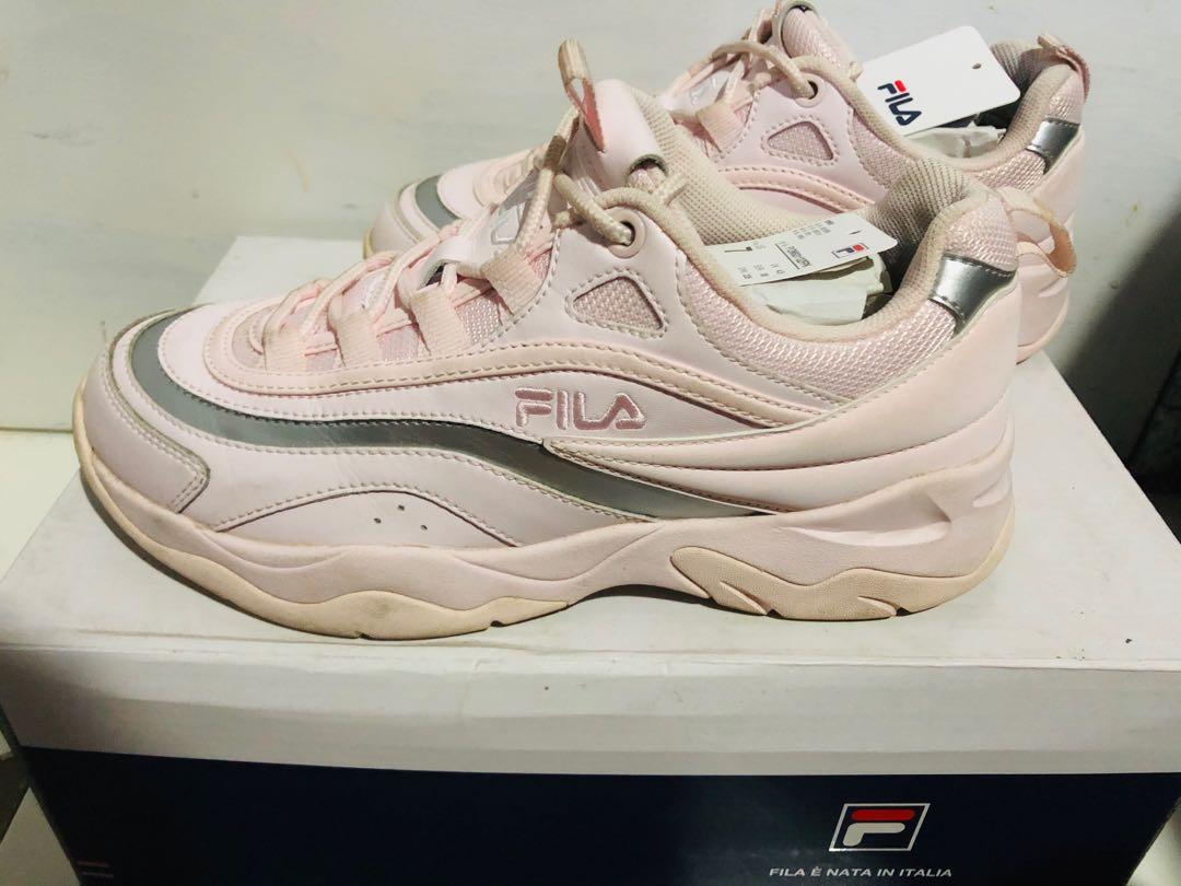 Fila Sneakers Wanita Ori Fesyen Wanita Sepatu Di Carousell