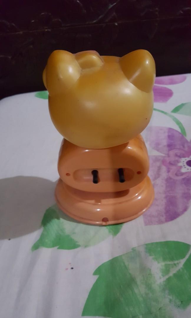 Hello kitty clock lamp (Category: Clocks) located in Cebu City. Submitted by monsterheart (Listing ID 1013557621, Image 3). Description: lamp n clock not sure if working color tarnish already but still cute for display :).