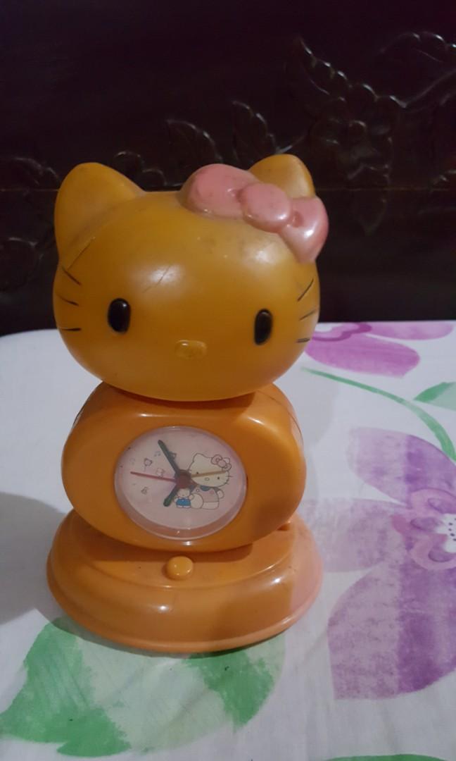 Hello kitty clock lamp (Category: Clocks) located in Cebu City. Submitted by monsterheart (Listing ID 1013557621, Image 1). Description: lamp n clock not sure if working color tarnish already but still cute for display :).