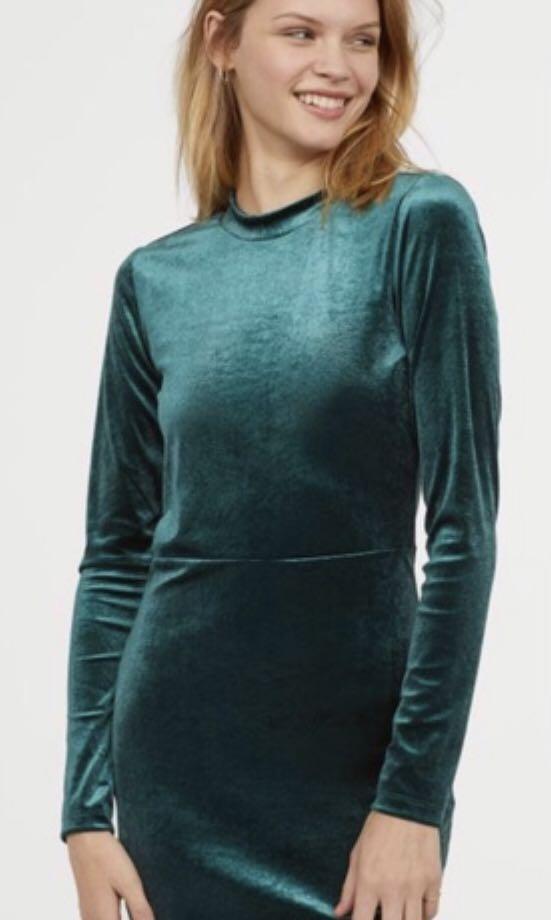 Green velvet 2025 backless dress