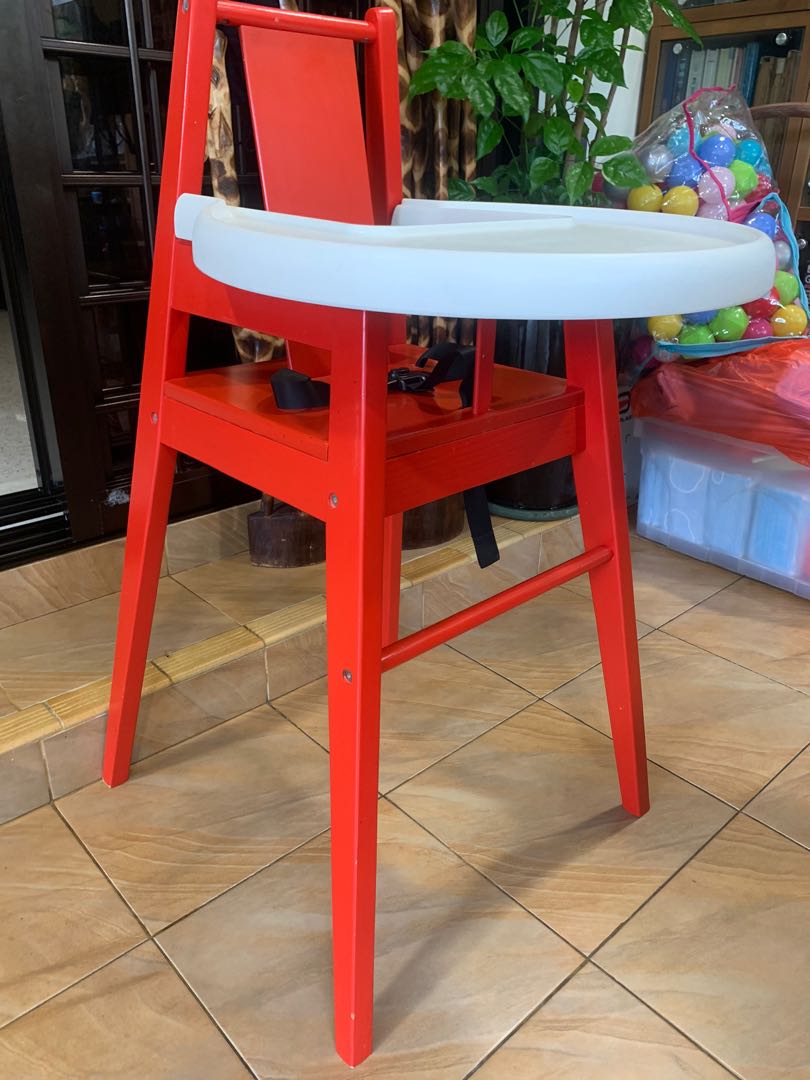 blames high chair
