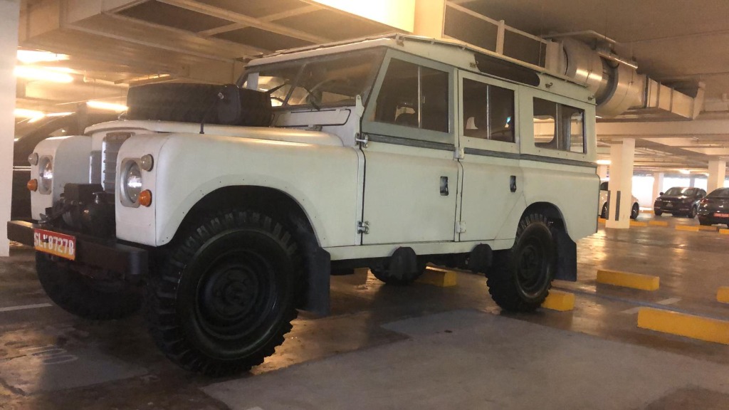 Land Rover Series 109 Classic Station Wagon