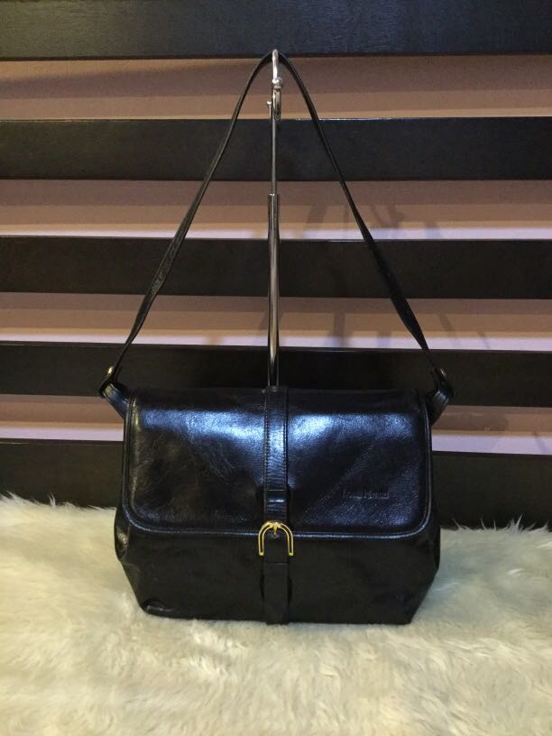 Leather handbag Louis Feraud Black in Leather - 26718182