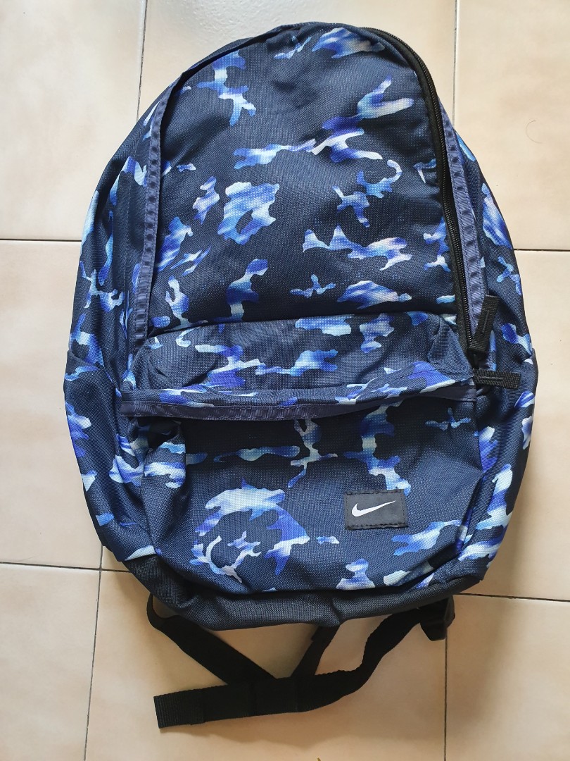 Nike Blue Camo Backpack, Men's Fashion 