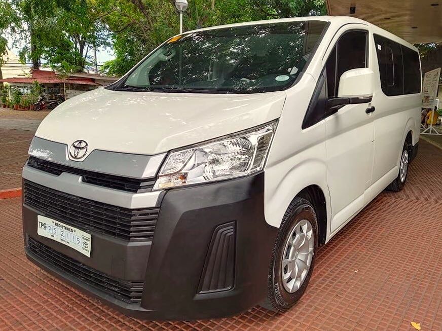 toyota hiace commuter deluxe