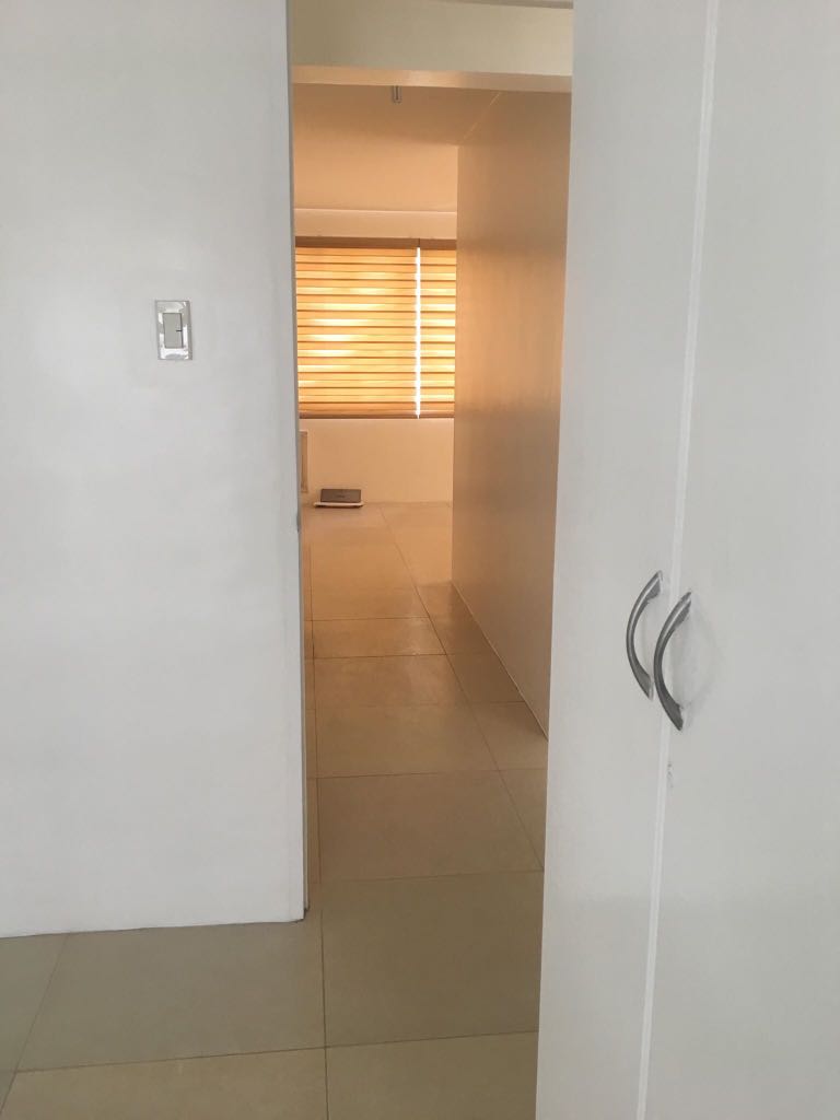 3 Bedrooms for Rent Pine Crest Condo in New Manila QC