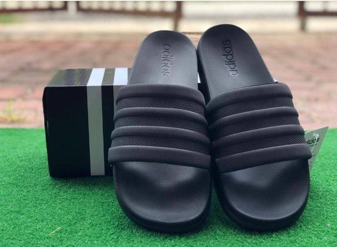adidas sandals all black