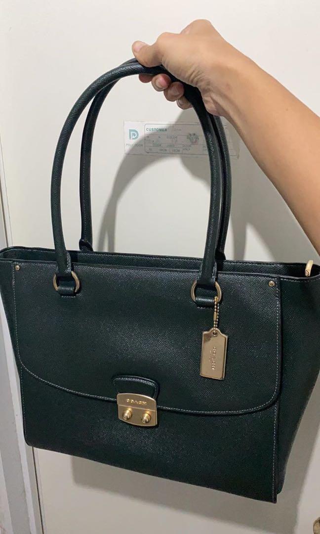 Avary tote coach on sale