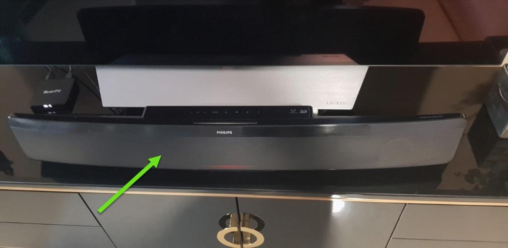 Philips soundbar with fm radio outlet