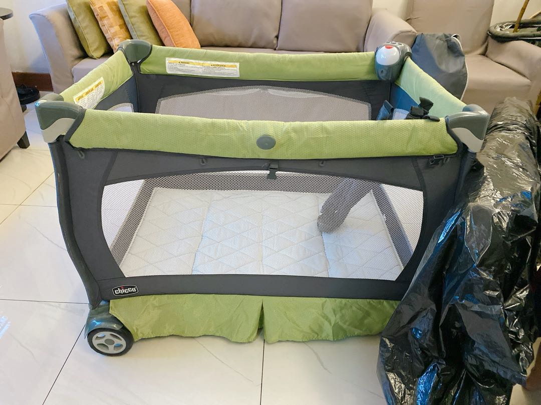 chicco crib