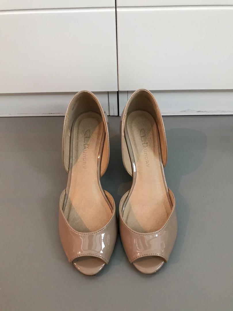Chinese laundry nude deals wedges