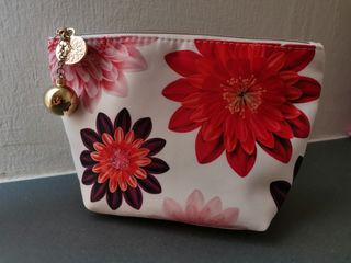 (Category: ) located in . Submitted by your28_wardrobe (Listing ID 1013710863, Image 1). Description: .