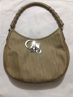 （分類：）位於 。 由 amarelee 提交（商品編號 1013821205，圖片 1）。簡介： 。