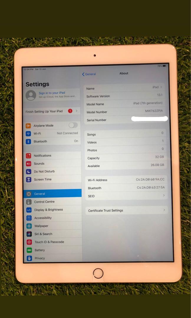 iPad 7th generation (Category: iPad) located in Kuala Lumpur. Submitted by aliya1901 (Listing ID 1013674145, Image 1). Description: iPad 7th Generation - RM1550 - Wi-fi only - 32gb - Warranty apple till January 2021 - Fullset original ✔️Owner baru pakai 5 bulan ✔️Accept trade in ✔️Cod & walk-in available ✔️Trusted seller Cod📍Seluruh kuala lumpur & sekitar selangor Walk-in📍Pertama complex, Jalan tunku abdul rahman, 50100 Kuala Lumpur. Berminat? 