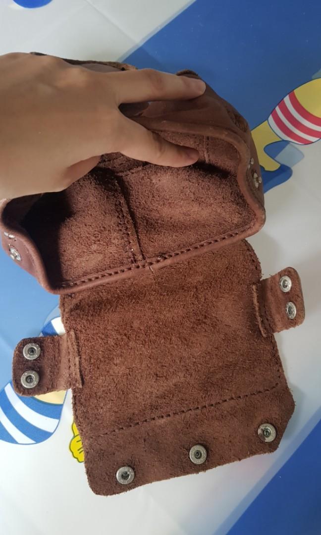 Leather camera cover for DSLR (Category: Camera Bags & Carriers) located in Manila. Submitted by cicada15 (Listing ID 1013849935, Image 3). Description: .