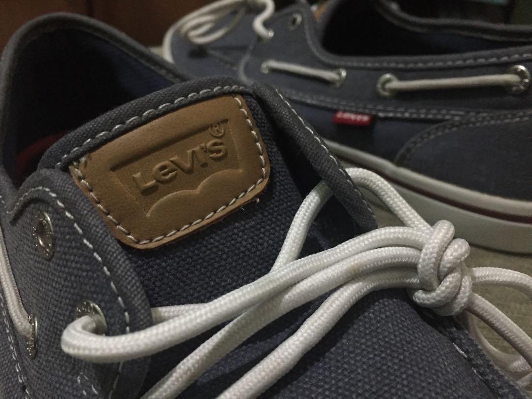 Levi's canvas upper shoes sz10, Men's 