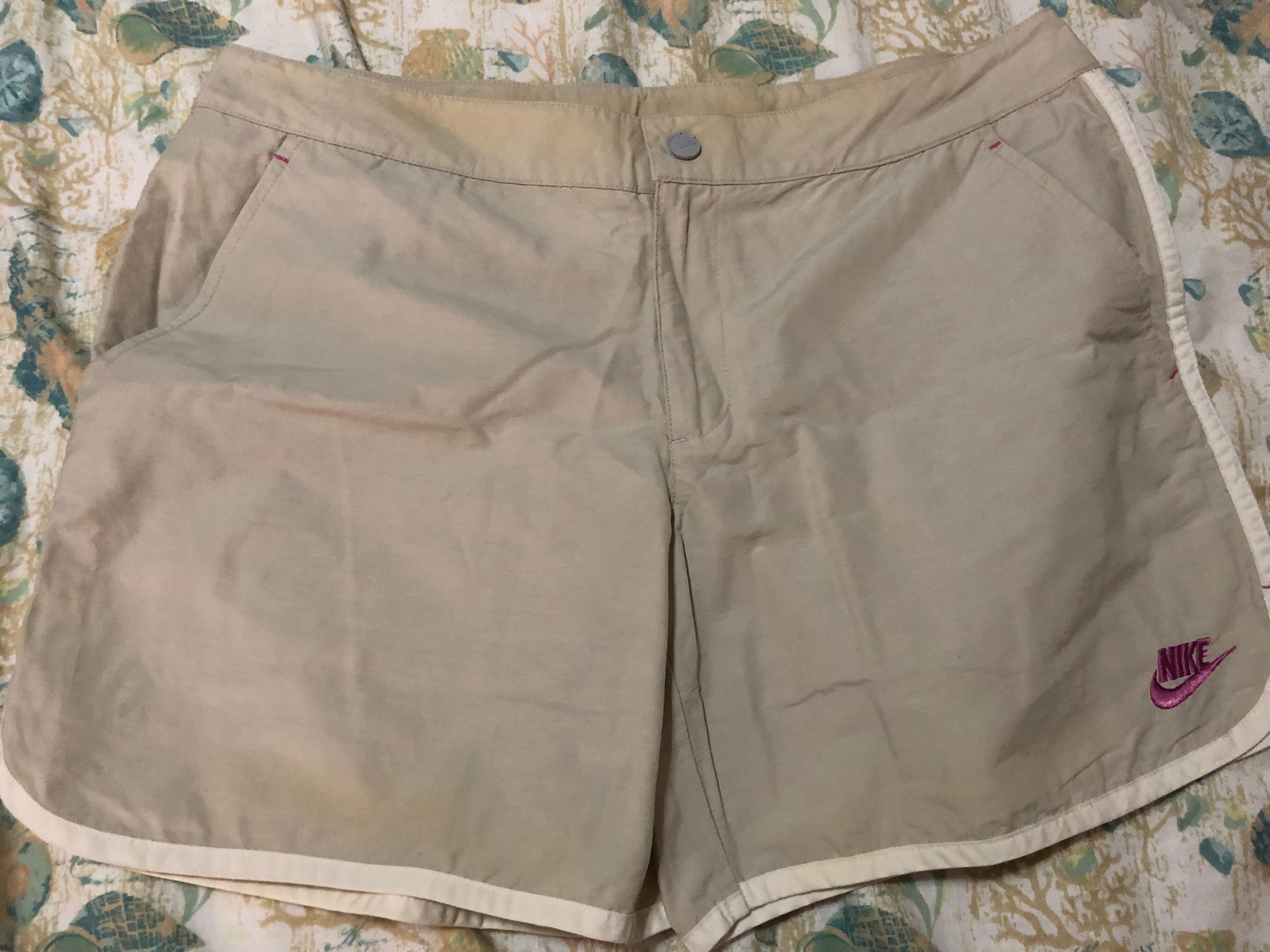 nike cargo shorts womens