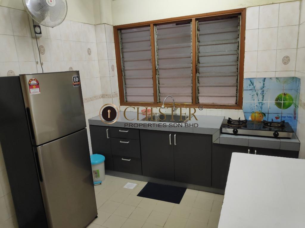 Partly Furnished Goodyear Court 10 3 Rooms Subang Perdana Taipan Property Rentals On Carousell