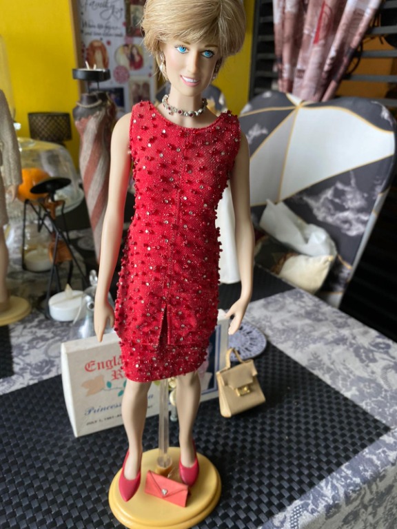 Princess Diana Doll Christmas Holiday Outfit Franklin Mint Hard To Find Mint Condition Toys Games Bricks Figurines On Carousell