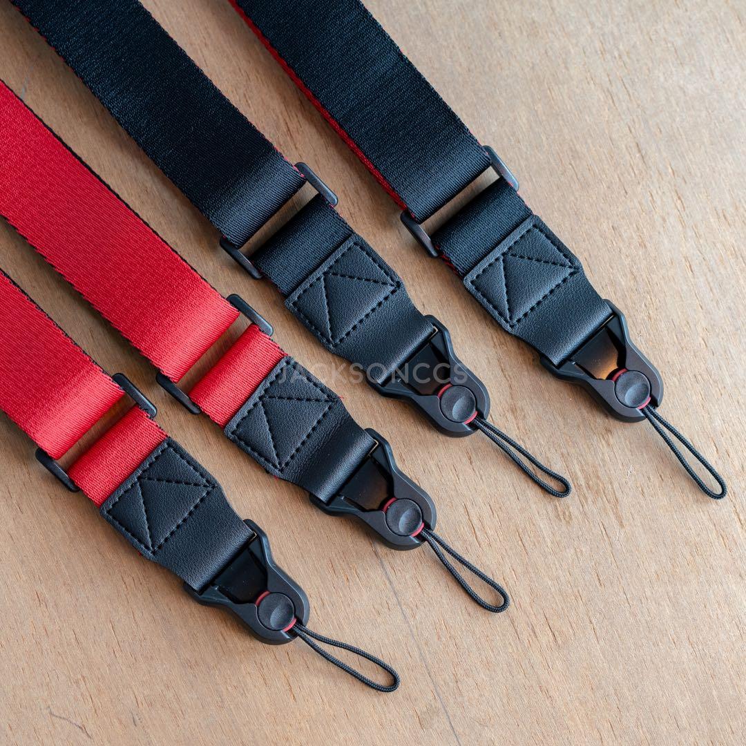 Quick Release Camera Shoulder Strap Version 2 (V2) (Category: Camera Bags & Carriers) located in Melaka Tengah. Submitted by jackson_choo (Listing ID 1013758125, Image 1). Description: > Want To Sell / WTS <-- 【ITEM(s)】Quick Release Camera Shoulder Strap Version 2 (V2) 【Package includes】Strap with 2 Clip 【Price】RM99 【Warranty】- 【Dealing method】COD / postage 【Seller's location】Melaka 【Contact method/details】016-6680294 【Age of item(s)】NEW 【Item(s)