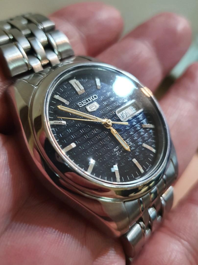 Seiko 5 Logo Dial (zoom in on dial), Men's Fashion, Watches & Accessories,  Watches on Carousell