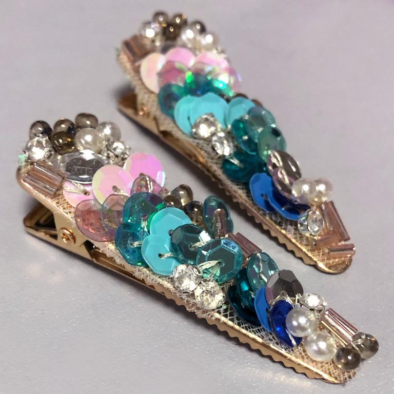 Shimmery Sequin Beads Aqua Green Hair Clip Small Women S Fashion Watches Accessories Hair Accessories On Carousell